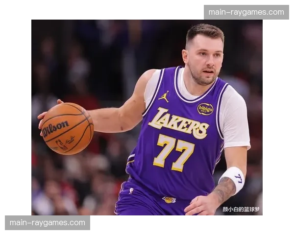 东契奇第三节单节25分，独行侠客场逆转太阳